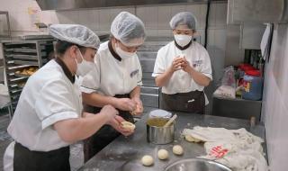 北大韦神现身校内食堂