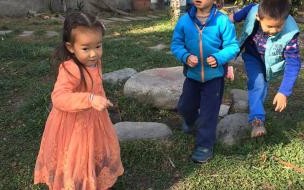 一个两个三个小朋友这首童谣叫什么名字 一个两个三个小朋友